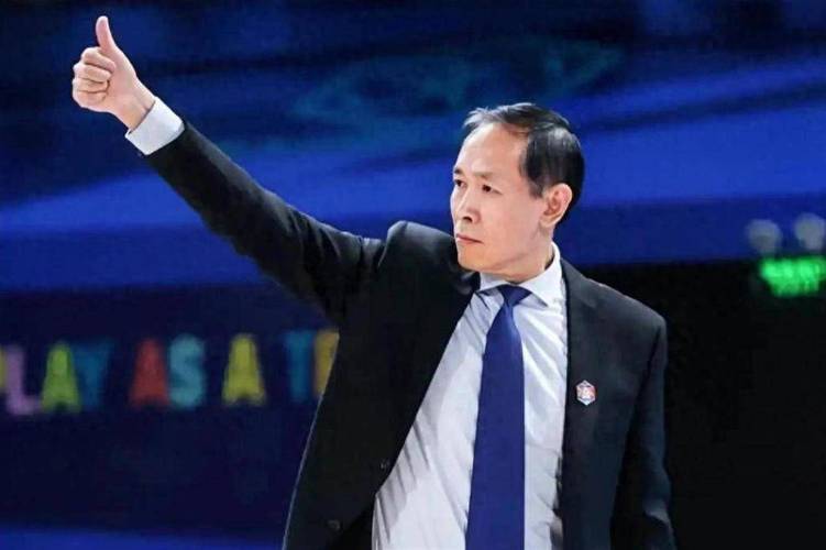 罚下3人！许利民：我这两年也头一回遇到这情况得控制不必要犯规