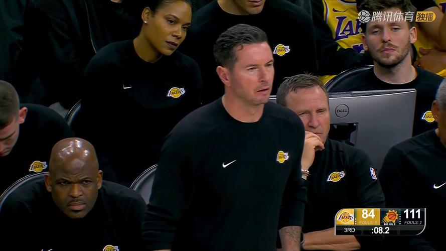 湖人将给里夫斯一份大手笔的长期合同里夫斯愿意继续留下_NBA直播