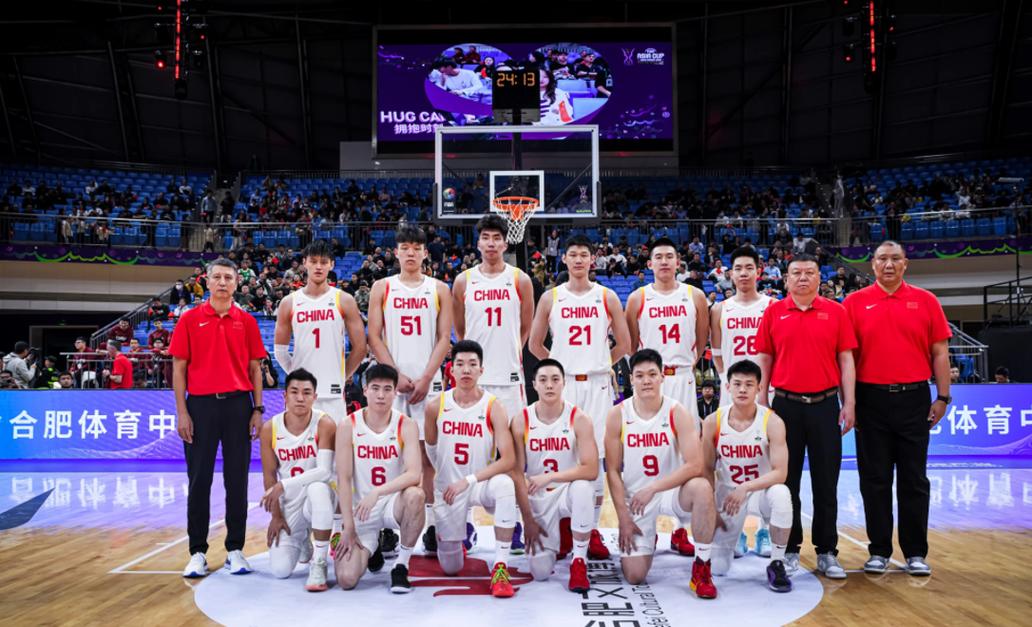围绕杨瀚森建队，男篮应该怎么搭配阵容
