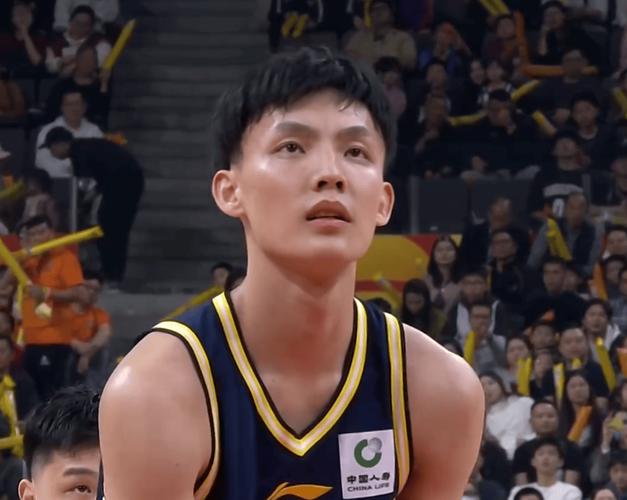 广东今日早报!徐杰深夜发声,杜锋又被喊下课,胡明轩最新伤情